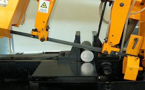 嘉陵数控带锯床自动送料精度会出现偏差吗? 嘉陵数控带锯床自动送料精度会出现偏差吗?